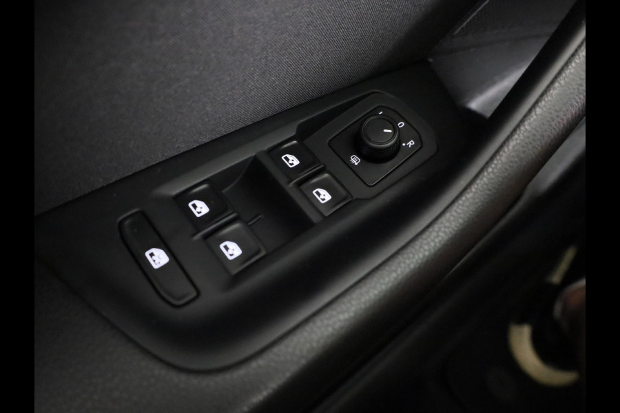 Volkswagen Passat Variant 1.4 TSI Comfortline Business | Clima | PDC | Apple carplay & Android auto |