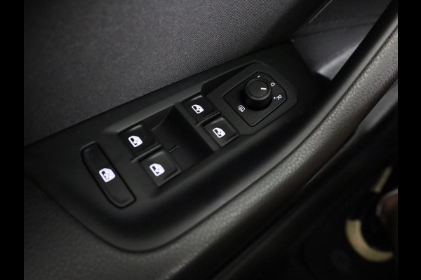 Volkswagen Passat Variant 1.4 TSI Comfortline Business | Clima | PDC | Apple carplay & Android auto |