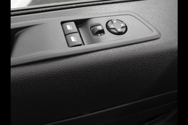 Opel Vivaro 1.5 Diesel 120PK L3 BPM VRIJ! Apple Carplay /  Android Auto Parkeersensoren V+A Trekhaak Camera Navigatie Cruise Control LED koplampen houten afwerking laadruimte