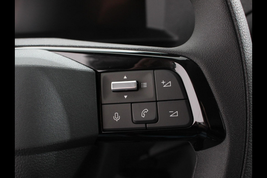Opel Vivaro 1.5 Diesel 120PK L3 BPM VRIJ! Apple Carplay /  Android Auto Parkeersensoren V+A Trekhaak Camera Navigatie Cruise Control LED koplampen houten afwerking laadruimte