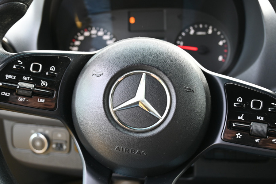 Mercedes-Benz Sprinter 316 CDI Dubbele cabine open laadbak 3500kg trekhaak, Standkachel, MBUX, Brake assyst