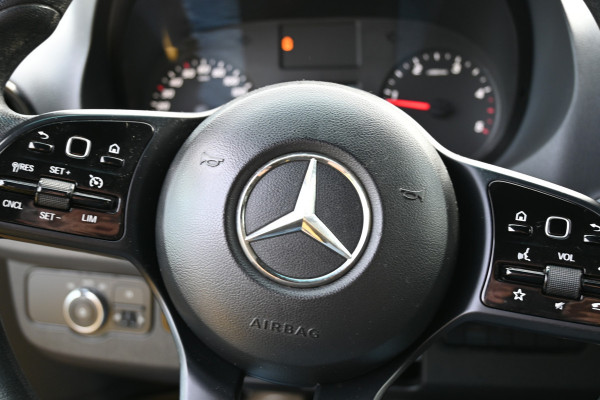 Mercedes-Benz Sprinter 316 CDI Dubbele cabine open laadbak 3500kg trekhaak, Standkachel, MBUX, Brake assyst