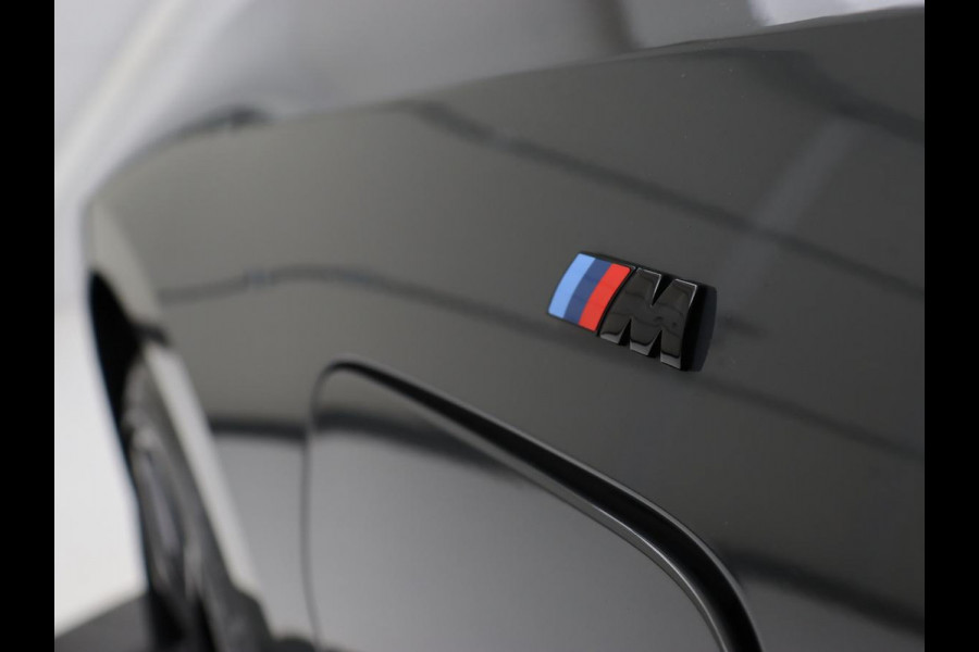 BMW 3-serie 320e M-Sport | Panoramadak | Adaptive cruise | Leder | Trekhaak | Head-Up | Camera | Stoel & stuurverwarming | Carplay | Navigatie | Sfeerverlichting | Live Cockpit