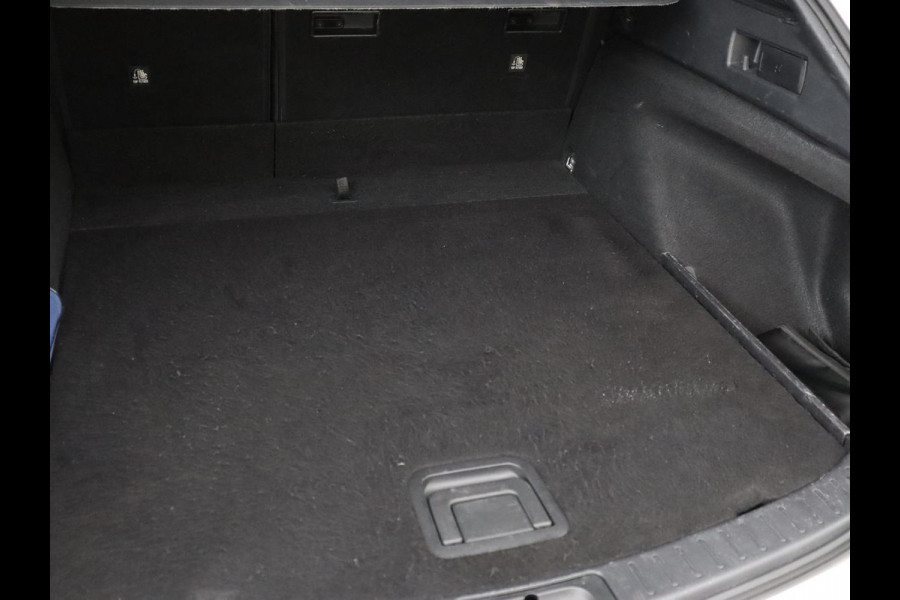 Toyota Corolla 1.8 Hybrid GR-Sport | Trekhaak | Stoelverwarming | Adaptive cruise | Camera | Carplay | Sportstoelen | Full LED | Park Assist | Keyless