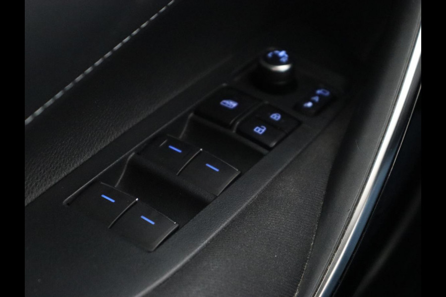 Toyota Corolla 1.8 Hybrid GR-Sport | Trekhaak | Stoelverwarming | Adaptive cruise | Camera | Carplay | Sportstoelen | Full LED | Park Assist | Keyless