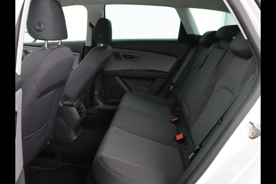 Seat Leon 1.0 TSI Style Intens | Carplay | Navigatie | Climate control | Keyless | Cruise control | Bluetooth | Parkeerhulp