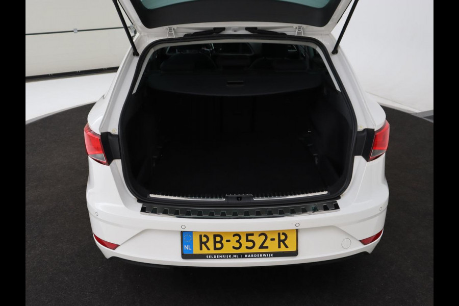 Seat Leon 1.0 TSI Style Intens | Carplay | Navigatie | Climate control | Keyless | Cruise control | Bluetooth | Parkeerhulp
