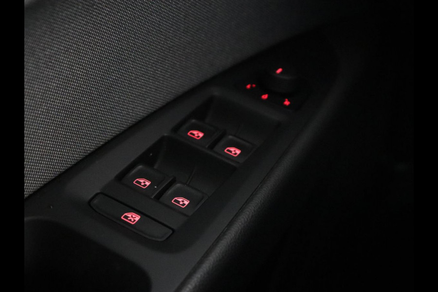 Seat Leon 1.0 TSI Style Intens | Carplay | Navigatie | Climate control | Keyless | Cruise control | Bluetooth | Parkeerhulp