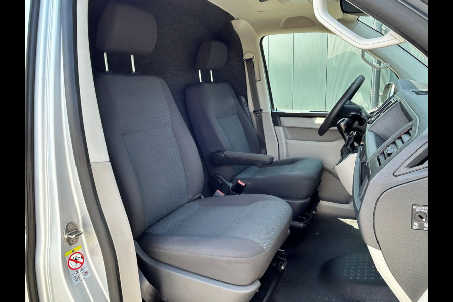 Volkswagen Transporter 2.0 TDI 150 PK DSG AUTOM HIGHLINE / L2H1 / 1e EIG. / ACHTERKLEP / AIRCO / CRUISE / NAVI / PDC