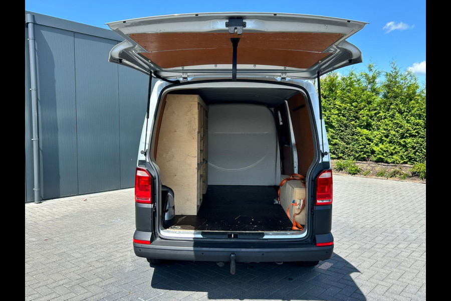 Volkswagen Transporter 2.0 TDI 150 PK DSG AUTOM HIGHLINE / L2H1 / 1e EIG. / ACHTERKLEP / AIRCO / CRUISE / NAVI / PDC