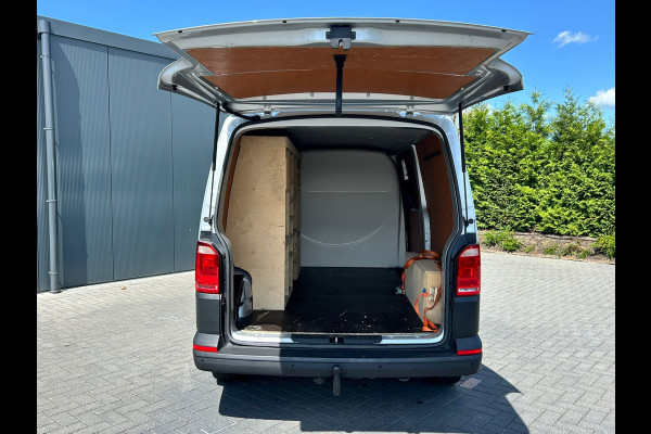 Volkswagen Transporter 2.0 TDI 150 PK DSG AUTOM HIGHLINE / L2H1 / 1e EIG. / ACHTERKLEP / AIRCO / CRUISE / NAVI / PDC