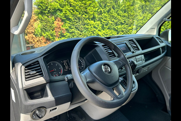 Volkswagen Transporter 2.0 TDI 150 PK DSG AUTOM HIGHLINE / L2H1 / 1e EIG. / ACHTERKLEP / AIRCO / CRUISE / NAVI / PDC