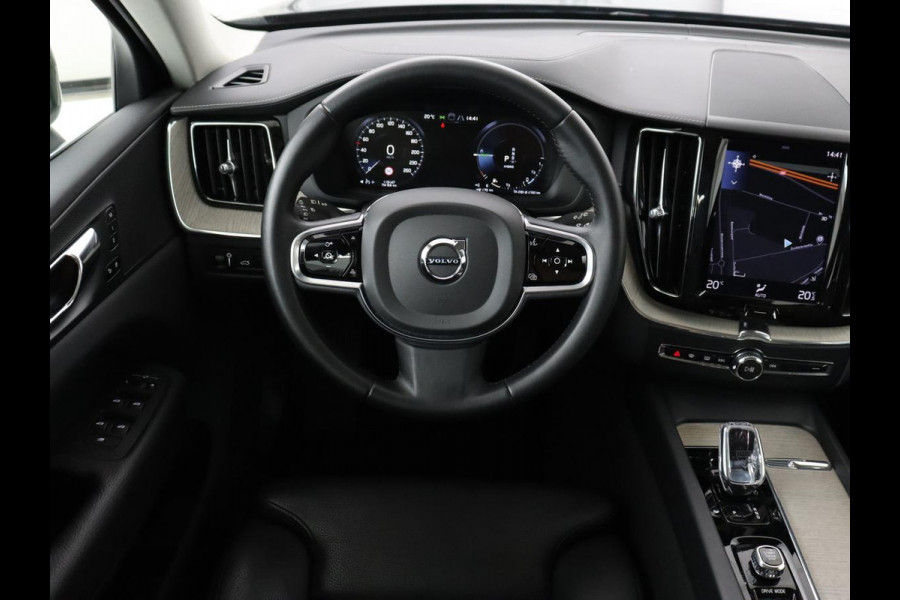 Volvo XC60 2.0 T8 Twin Engine AWD Inscription | Panoramadak | Trekhaak | Leder | Camera | Carplay | Navigatie | Full LED | Climate control