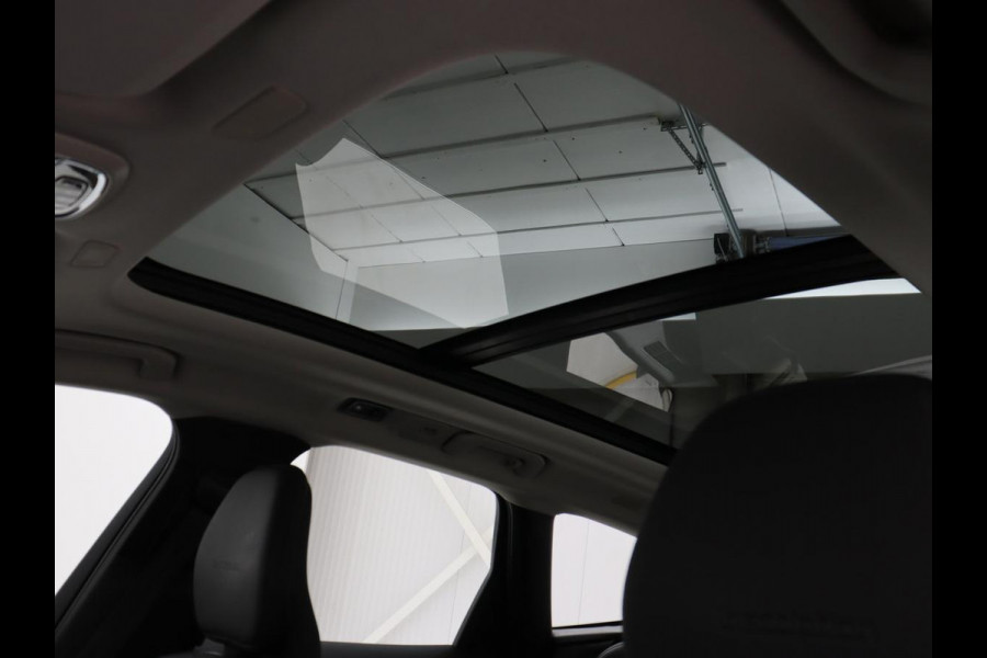 Volvo XC60 2.0 T8 Twin Engine AWD Inscription | Panoramadak | Trekhaak | Leder | Camera | Carplay | Navigatie | Full LED | Climate control
