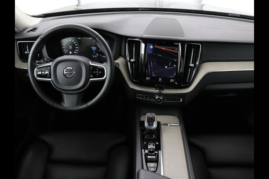 Volvo XC60 2.0 T8 Twin Engine AWD Inscription | Panoramadak | Trekhaak | Leder | Camera | Carplay | Navigatie | Full LED | Climate control