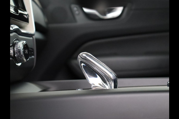 Volvo XC60 2.0 T8 Twin Engine AWD Inscription | Panoramadak | Trekhaak | Leder | Camera | Carplay | Navigatie | Full LED | Climate control