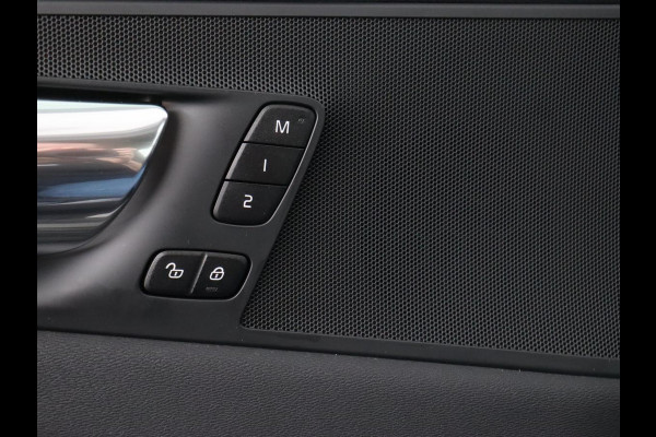 Volvo XC60 2.0 T8 Twin Engine AWD Inscription | Panoramadak | Trekhaak | Leder | Camera | Carplay | Navigatie | Full LED | Climate control