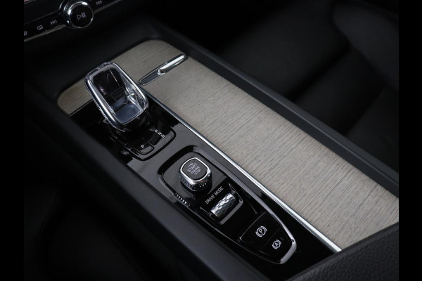 Volvo XC60 2.0 T8 Twin Engine AWD Inscription | Panoramadak | Trekhaak | Leder | Camera | Carplay | Navigatie | Full LED | Climate control