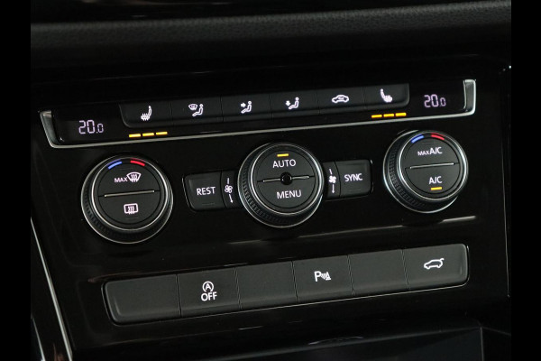 Volkswagen Touran 1.4 TSI R Line 7-persoons | Automaat | Stoelverwarming | Trekhaak | Camera | Massage | Adaptief LED | Parkeerhulp | Adaptive cruise