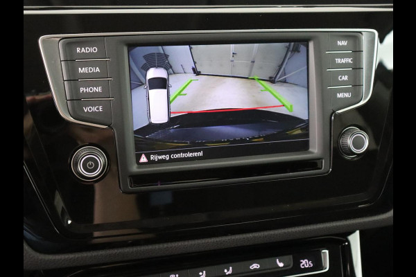 Volkswagen Touran 1.4 TSI R Line 7-persoons | Automaat | Stoelverwarming | Trekhaak | Camera | Massage | Adaptief LED | Parkeerhulp | Adaptive cruise