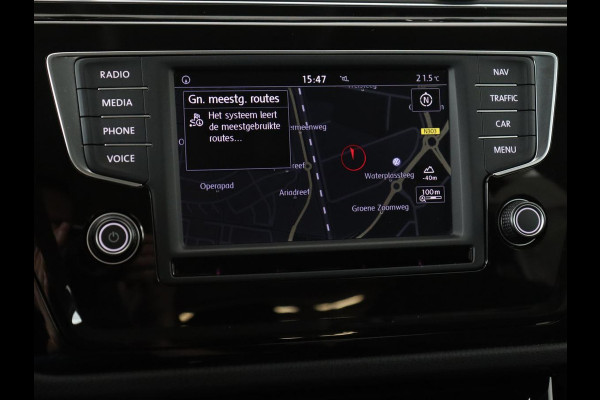 Volkswagen Touran 1.4 TSI R Line 7-persoons | Automaat | Stoelverwarming | Trekhaak | Camera | Massage | Adaptief LED | Parkeerhulp | Adaptive cruise