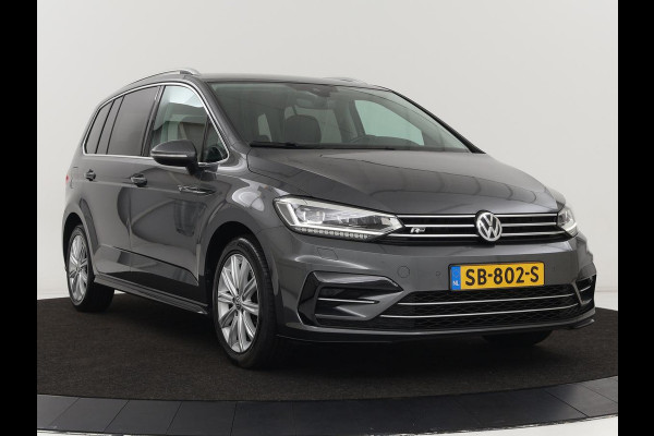 Volkswagen Touran 1.4 TSI R Line 7-persoons | Automaat | Stoelverwarming | Trekhaak | Camera | Massage | Adaptief LED | Parkeerhulp | Adaptive cruise