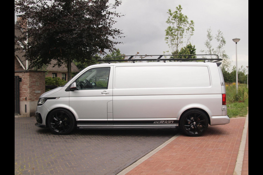Volkswagen Transporter 2.0 TDI L2H1 32 | 150PK | Koppejan Edition | Camera | Trekhaak | Cruise Control | Apple Carplay | Imperiaal | Automaat |