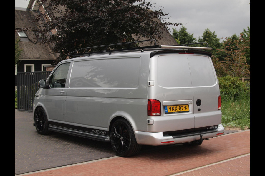 Volkswagen Transporter 2.0 TDI L2H1 32 | 150PK | Koppejan Edition | Camera | Trekhaak | Cruise Control | Apple Carplay | Imperiaal | Automaat |