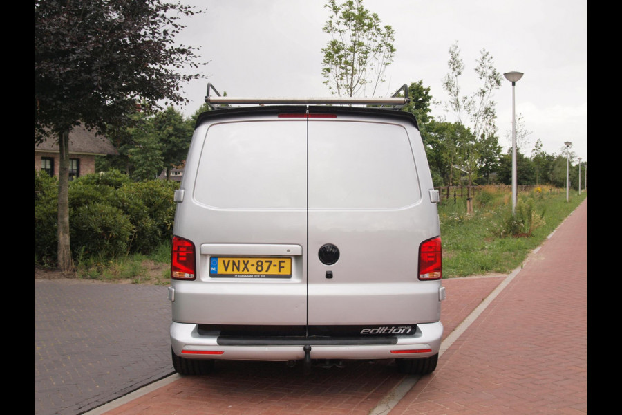 Volkswagen Transporter 2.0 TDI L2H1 32 | 150PK | Koppejan Edition | Camera | Trekhaak | Cruise Control | Apple Carplay | Imperiaal | Automaat |