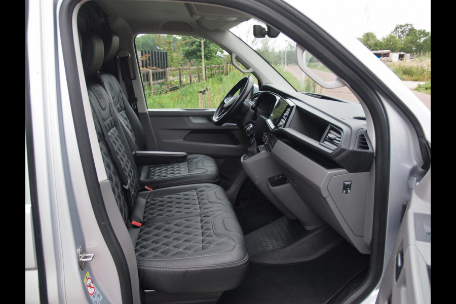 Volkswagen Transporter 2.0 TDI L2H1 32 | 150PK | Koppejan Edition | Camera | Trekhaak | Cruise Control | Apple Carplay | Imperiaal | Automaat |