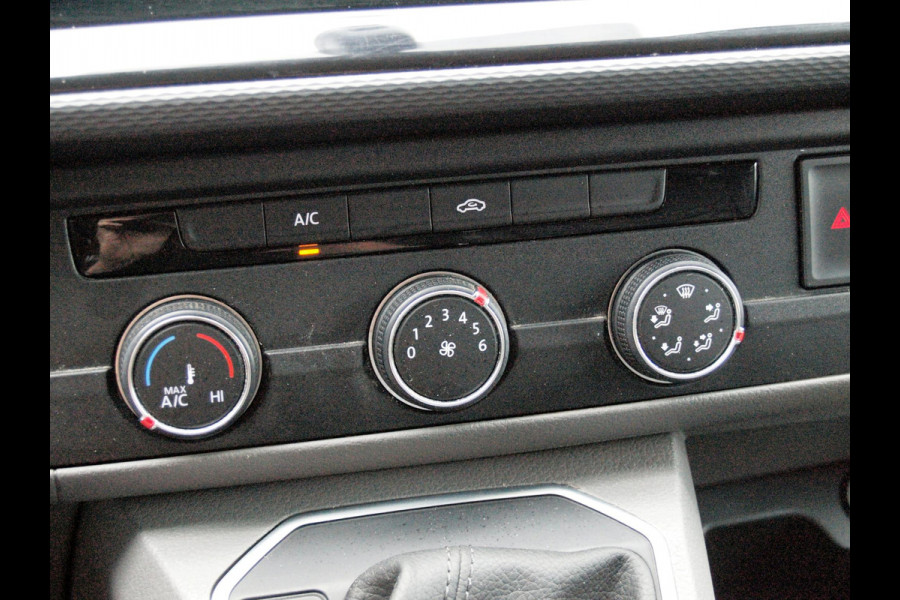 Volkswagen Transporter 2.0 TDI L2H1 32 | 150PK | Koppejan Edition | Camera | Trekhaak | Cruise Control | Apple Carplay | Imperiaal | Automaat |