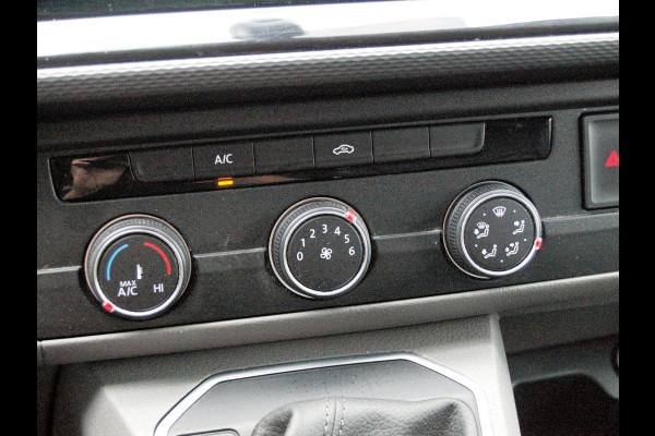 Volkswagen Transporter 2.0 TDI L2H1 32 | 150PK | Koppejan Edition | Camera | Trekhaak | Cruise Control | Apple Carplay | Imperiaal | Automaat |