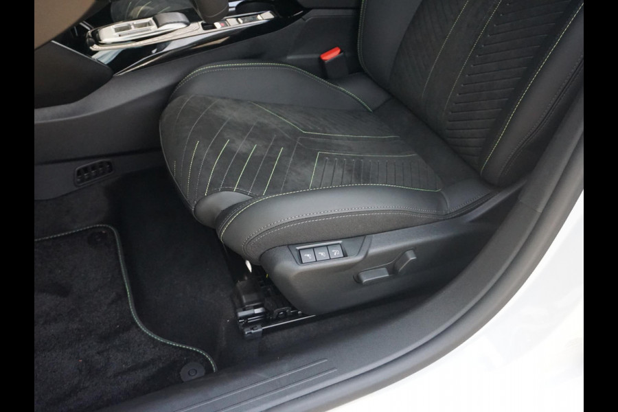 Peugeot 208 1.2 Hybrid 110 e-DCS6 GT Alcantara interieur