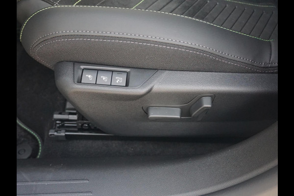 Peugeot 208 1.2 Hybrid 110 e-DCS6 GT Alcantara interieur