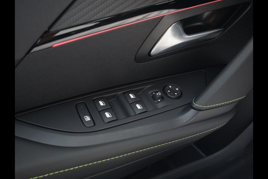 Peugeot 208 1.2 Hybrid 110 e-DCS6 GT Alcantara interieur