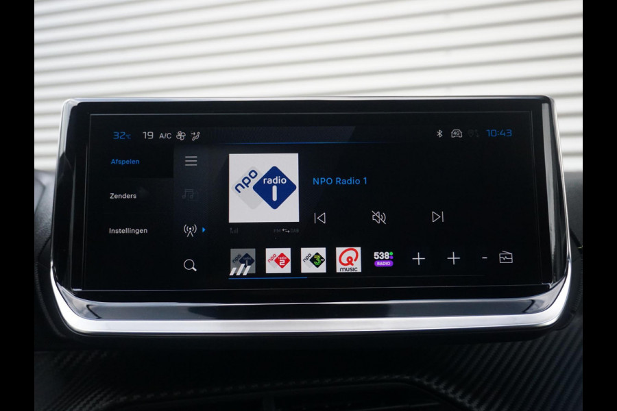 Peugeot 208 1.2 Hybrid 110 e-DCS6 GT Alcantara interieur