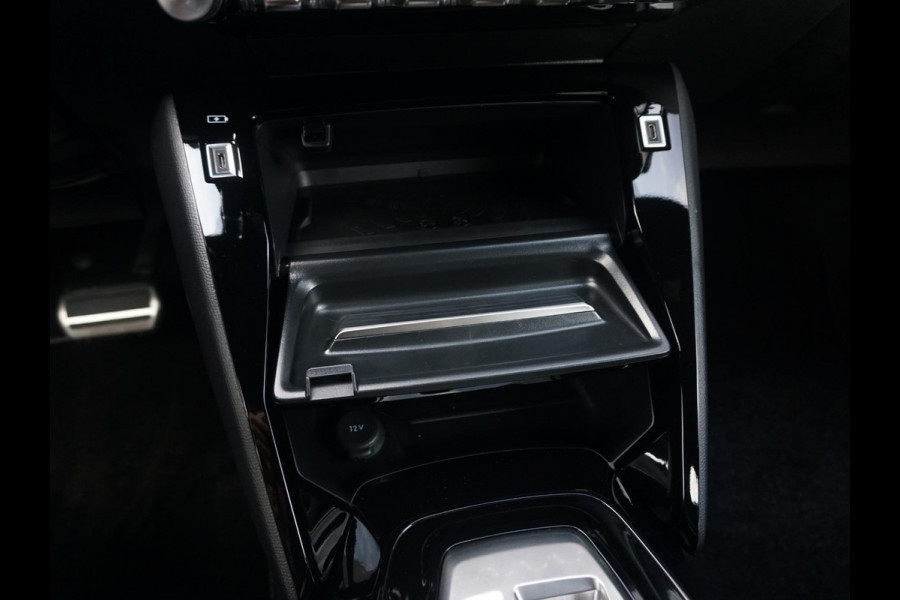 Peugeot 208 1.2 Hybrid 110 e-DCS6 GT Alcantara interieur