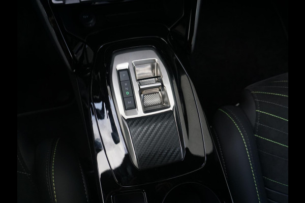 Peugeot 208 1.2 Hybrid 110 e-DCS6 GT Alcantara interieur