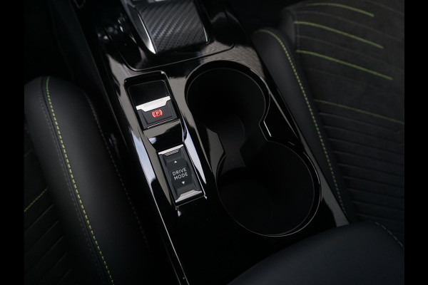 Peugeot 208 1.2 Hybrid 110 e-DCS6 GT Alcantara interieur