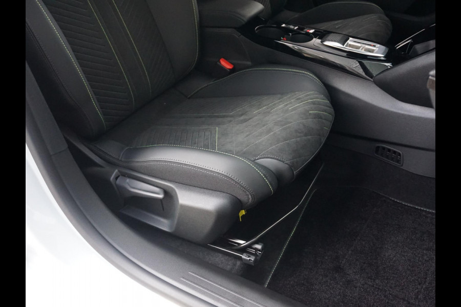 Peugeot 208 1.2 Hybrid 110 e-DCS6 GT Alcantara interieur