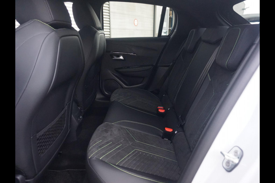 Peugeot 208 1.2 Hybrid 110 e-DCS6 GT Alcantara interieur
