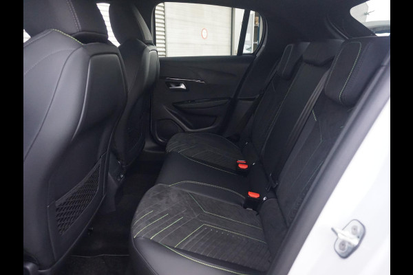 Peugeot 208 1.2 Hybrid 110 e-DCS6 GT Alcantara interieur