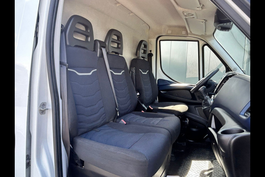 Iveco Daily 35S18 3.0 180 PK HI-MATIC AUTOM / L4H2 / 3500 KG AHG / 3 ZITS / AIRCO / NAVI / CRUISE