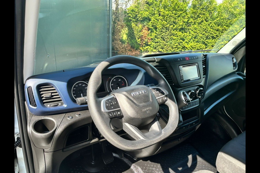 Iveco Daily 35S18 3.0 180 PK HI-MATIC AUTOM / L4H2 / 3500 KG AHG / 3 ZITS / AIRCO / NAVI / CRUISE