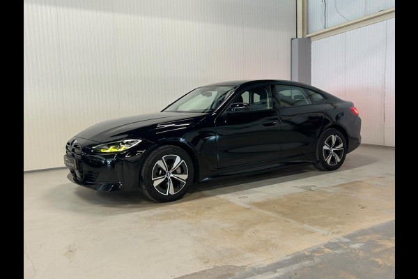 BMW i4 EDrive40 84 kWh | NAP | SHADOW LINE | DEALERGARANTIE | LASERLIGHTS