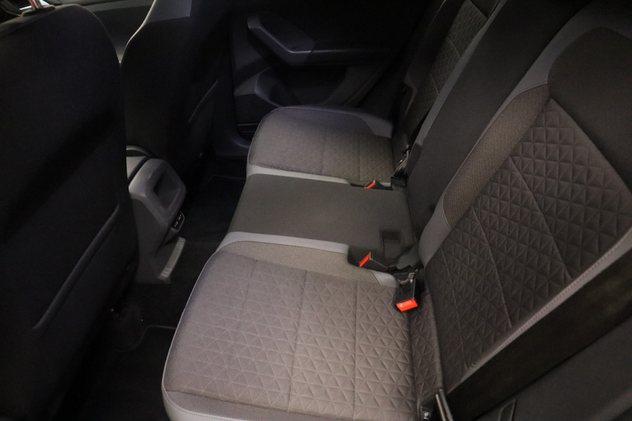 Volkswagen T-Cross 1.0 TSI Style Business R Navigatie Full-led Adaptive-cruise
