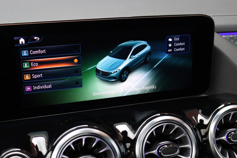 Mercedes-Benz EQA 250+ AMG Line 71 kWh | Facelift | Panoramadak | Distronic | Memory | Leder | Keyless Go | Surround Camera | Exclusief-pakket | Apple Carplay/Android Auto |