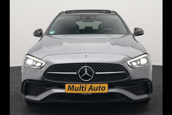 Mercedes-Benz C-Klasse Estate 300 e AMG Night Plug In Hybrid 320pk Dealer O.H. PHEV | Panodak | Trekhaak af Fabriek | Alcantara Sportstoelen Verwarmd | Sfeerverlichting | Navigatie | Apple Carplay | Virtual | Camera | DAB |