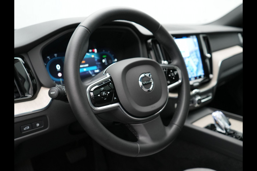 Volvo XC60 T6 AWD Plus Bright Plug In Hybrid Thunder Grey 340pk Long Range PHEV | Panodak | Tailored Wool Sportstoelen Memory | Adaptive Cruise | Google Assistant | Pilot Assist | Harman Kardon | 360 Camera | Stoel & Stuurverwarming |