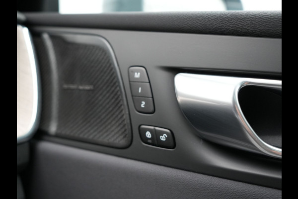Volvo XC60 T6 AWD Plus Bright Plug In Hybrid Thunder Grey 340pk Long Range PHEV | Panodak | Tailored Wool Sportstoelen Memory | Adaptive Cruise | Google Assistant | Pilot Assist | Harman Kardon | 360 Camera | Stoel & Stuurverwarming |